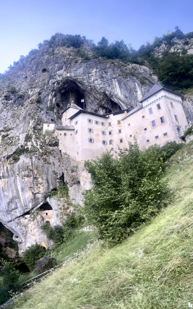 Castillo de Predjama