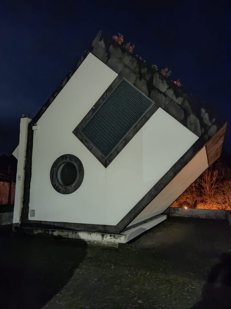 Casa invertida de Furnas