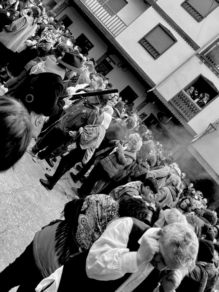 Y ruido, mucho ruido