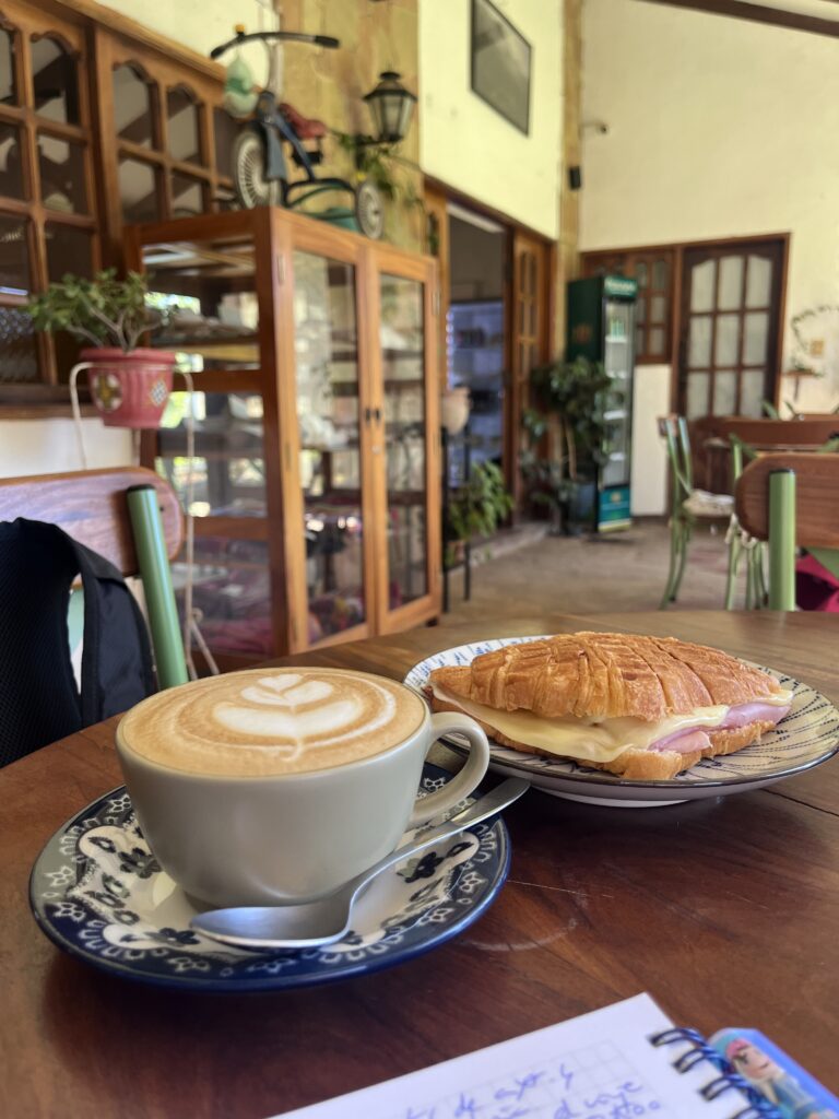 La Tipa Café bistró